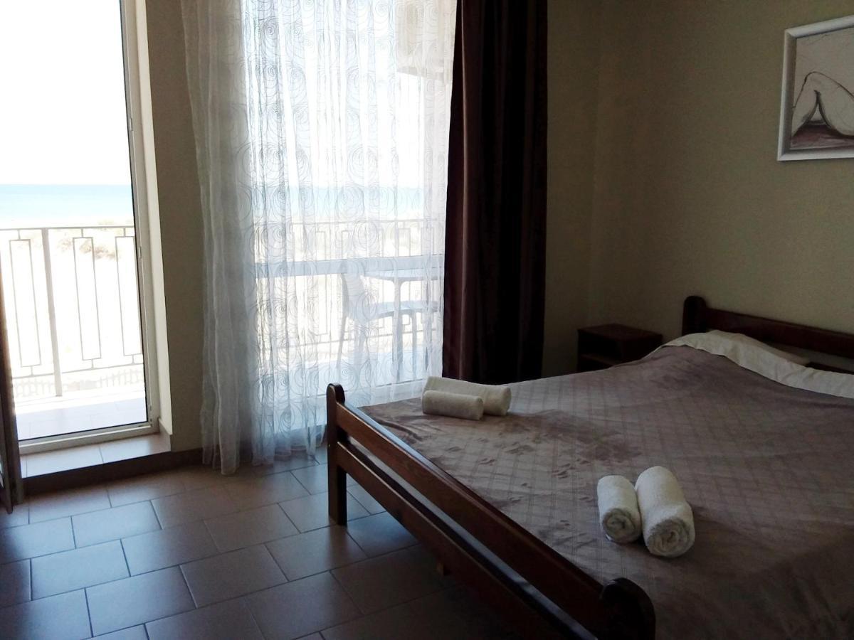 Hotel Golden Beach Zatoka Dış mekan fotoğraf