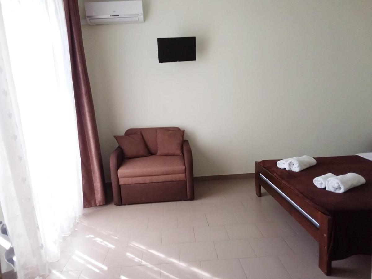 Hotel Golden Beach Zatoka Dış mekan fotoğraf